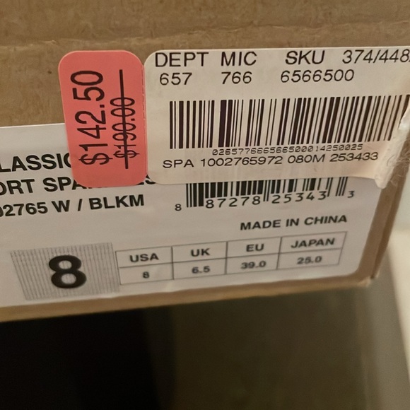 BNIB UGG silver/black boots size 8 - Picture 10 of 10